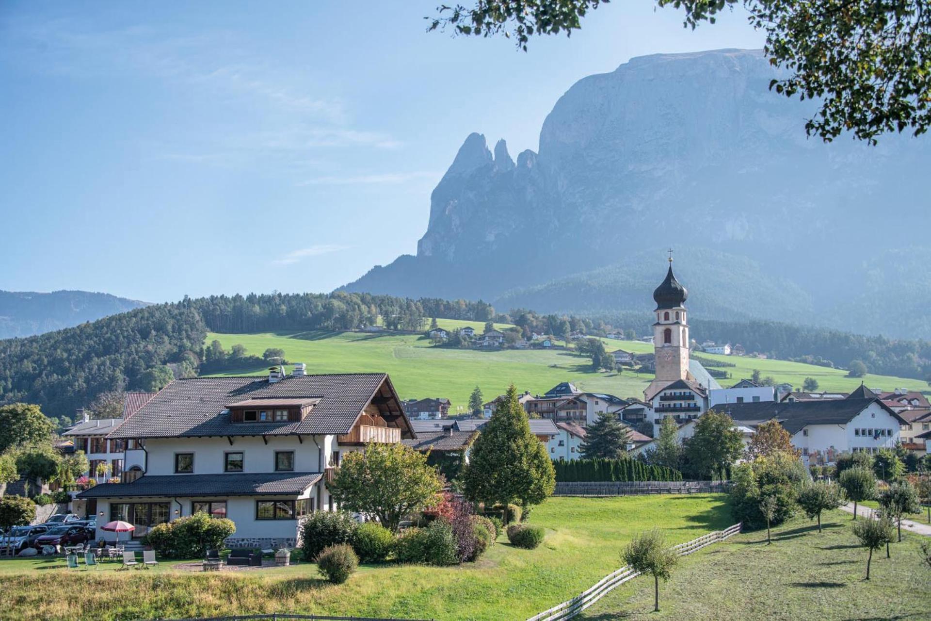 Aparthotel Hubertus Dolomites Fiè Exterior foto