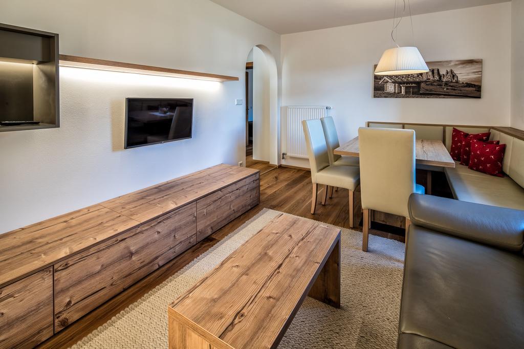 Aparthotel Hubertus Dolomites Fiè Exterior foto
